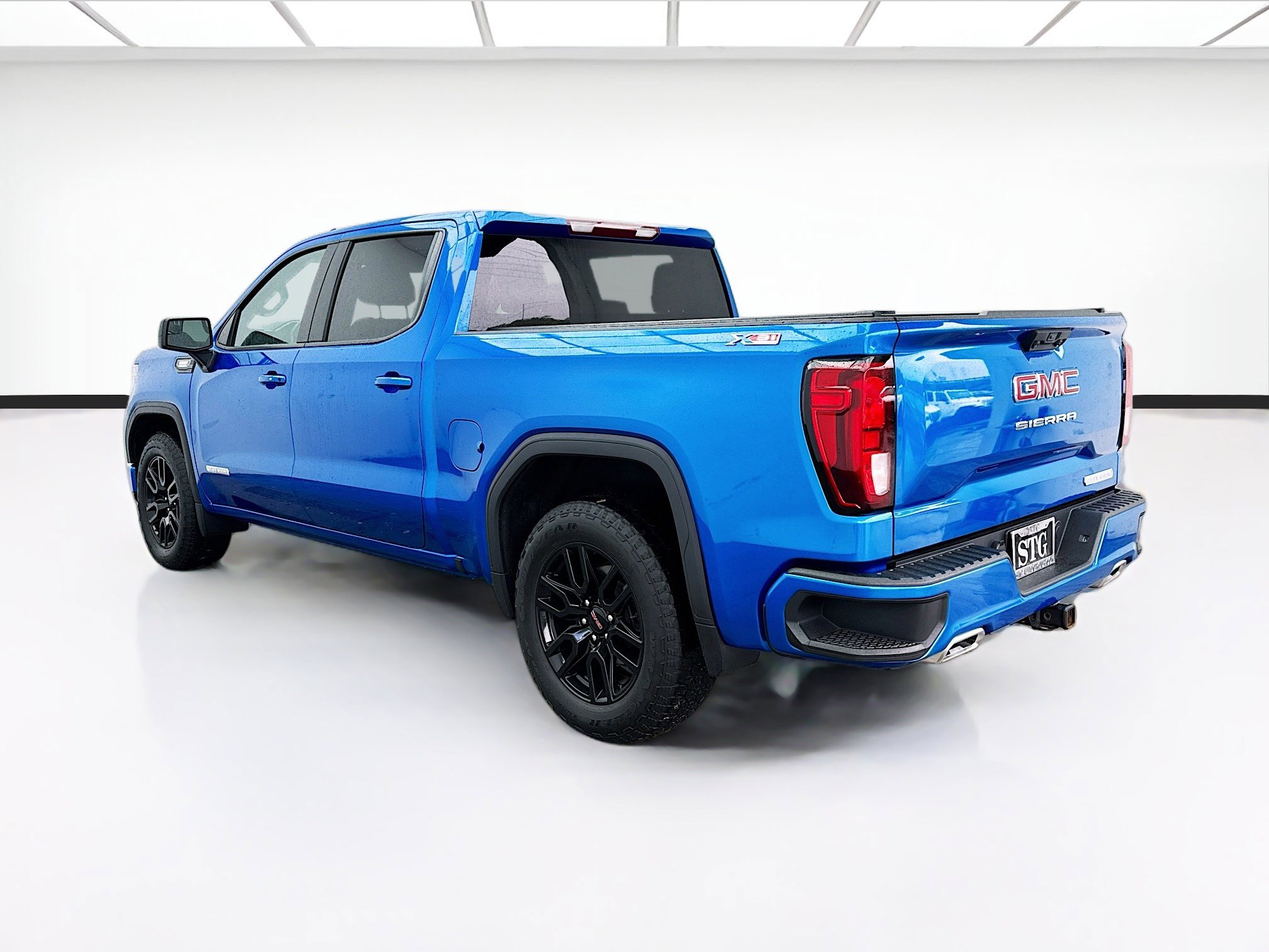 Used 2023 GMC Sierra 1500 Elevation w/ X31 Off-Road Package image 6