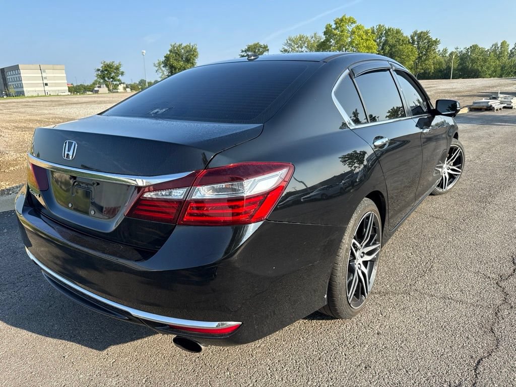 Used 2016 Honda Accord EX image 11