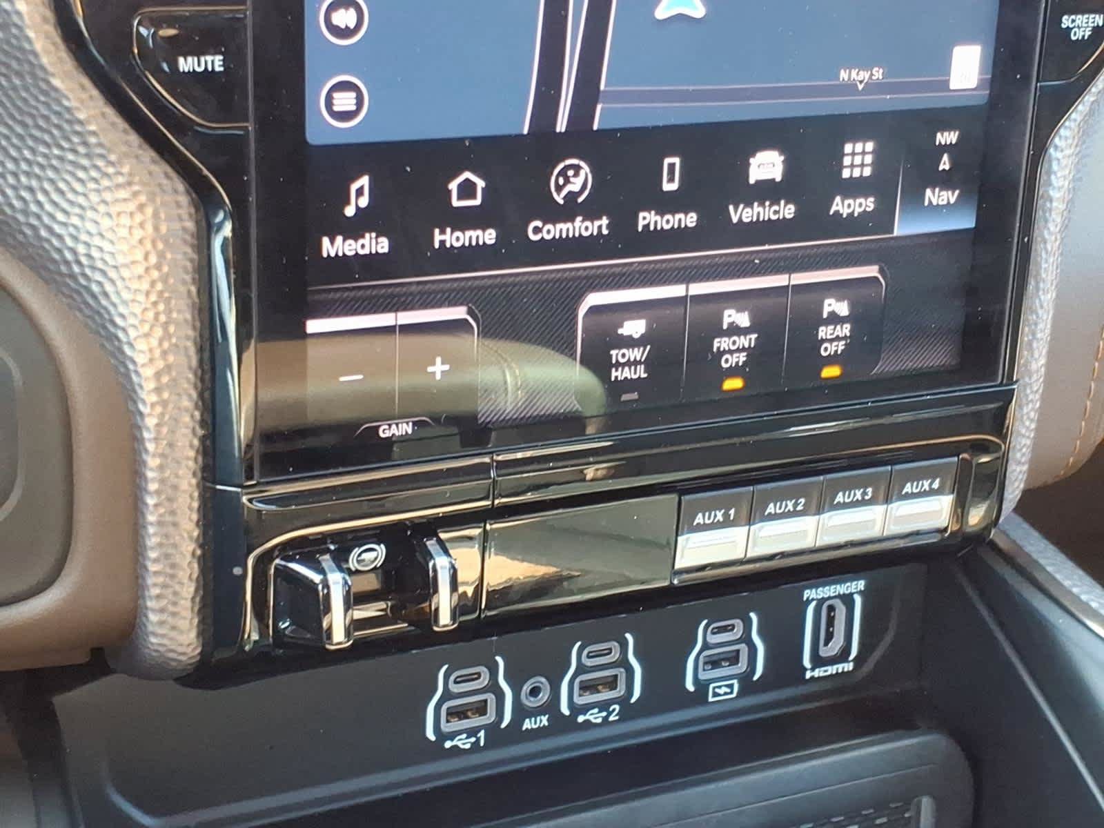 Used 2025 RAM 2500 Limited AWD/4WD image 25