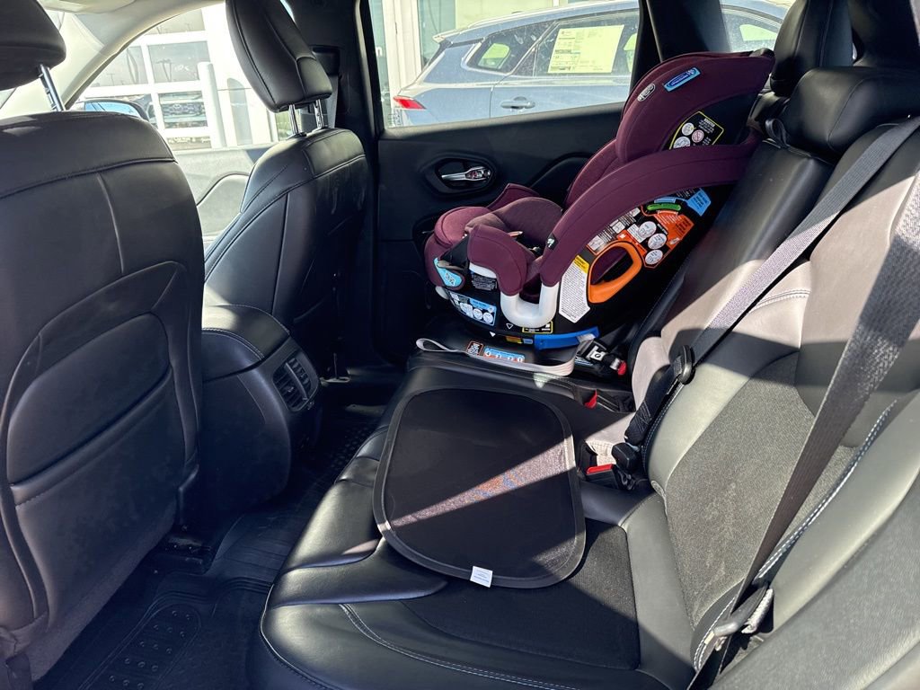 Used 2019 Jeep Cherokee Latitude Plus image 11