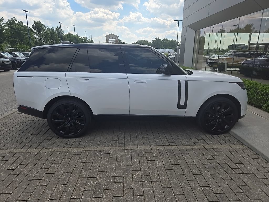 Certified 2025 Land Rover Range Rover SE AWD/4WD image 4