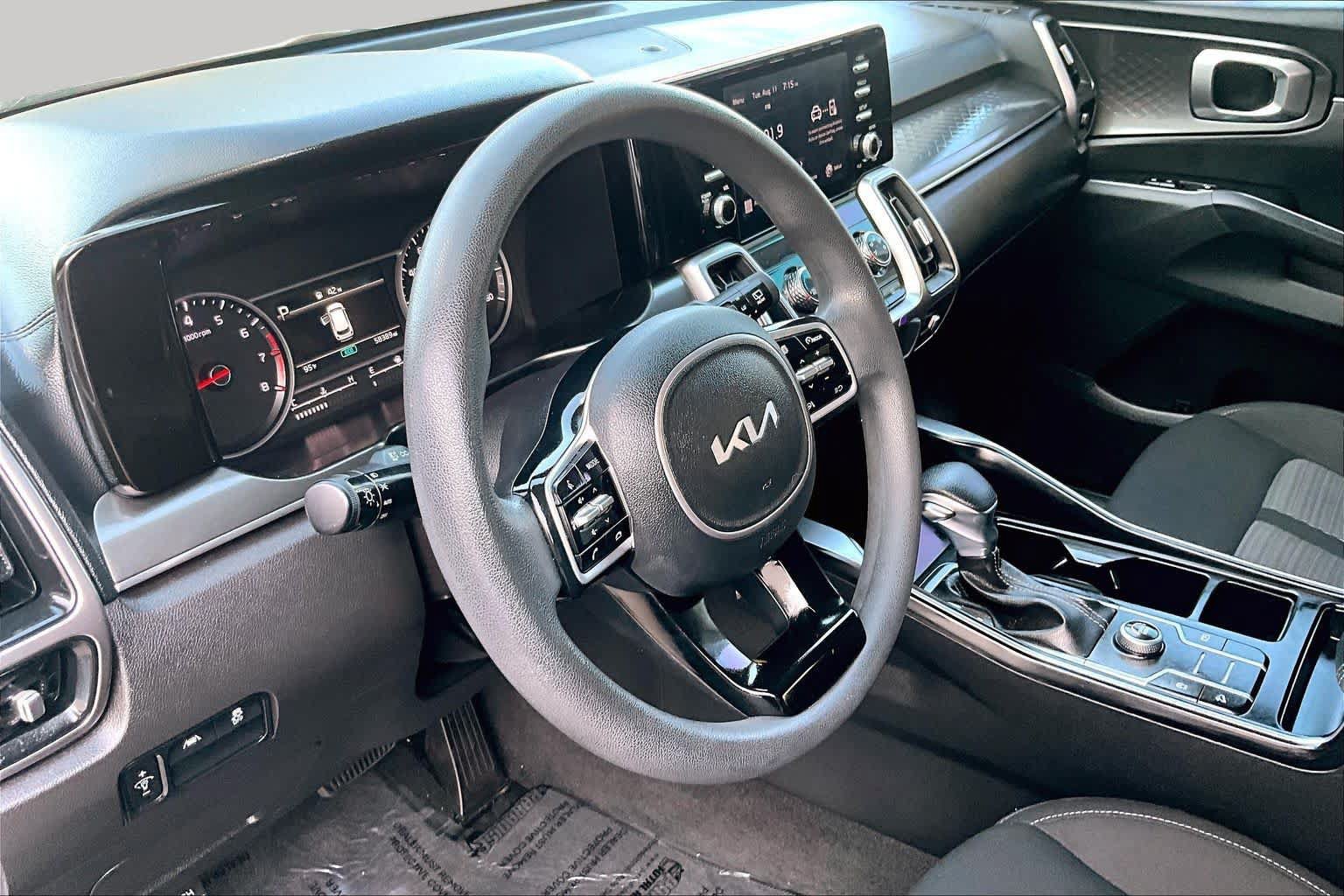 Used 2022 Kia Sorento LX FWD image 17