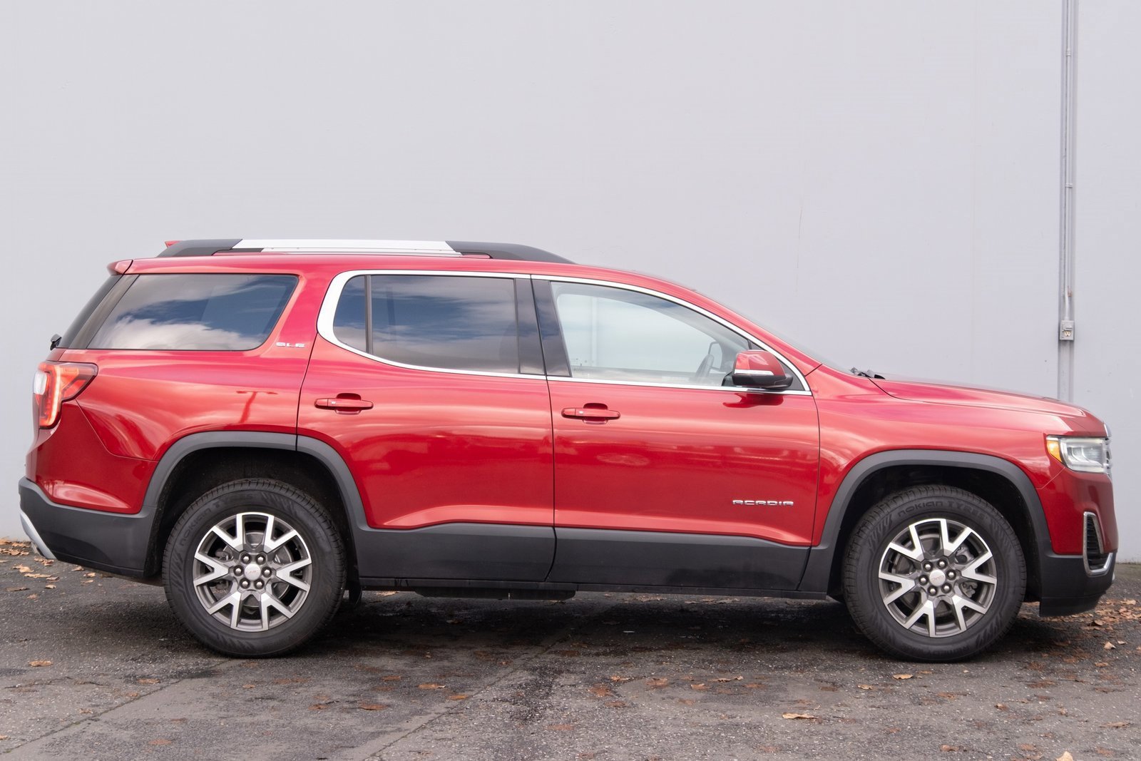 Used 2022 GMC Acadia SLE image 31
