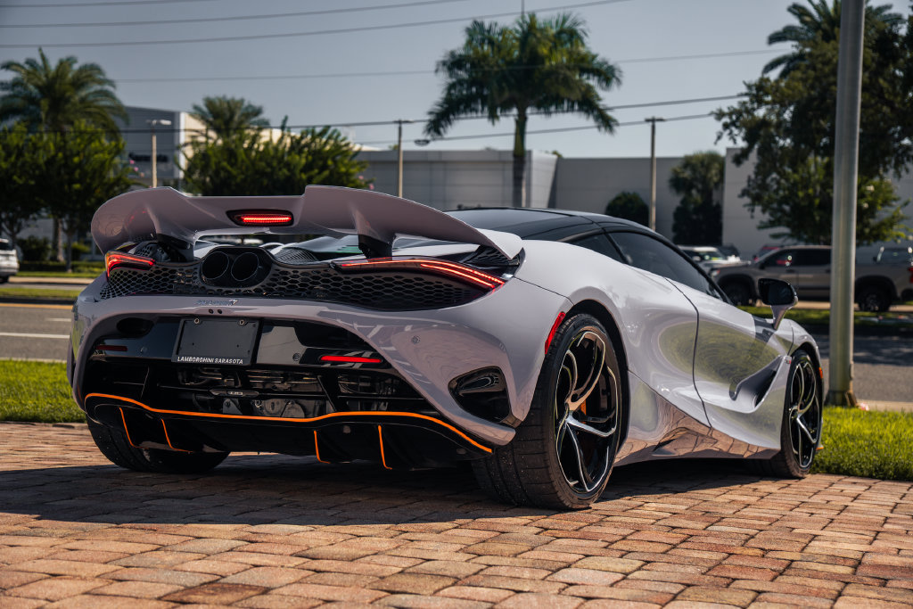 Used 2024 McLaren 750S RWD image 6