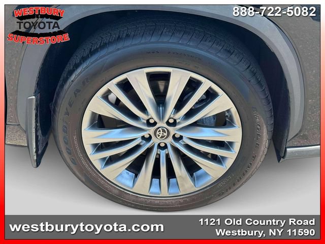 Used 2023 Toyota Highlander Platinum AWD/4WD image 12
