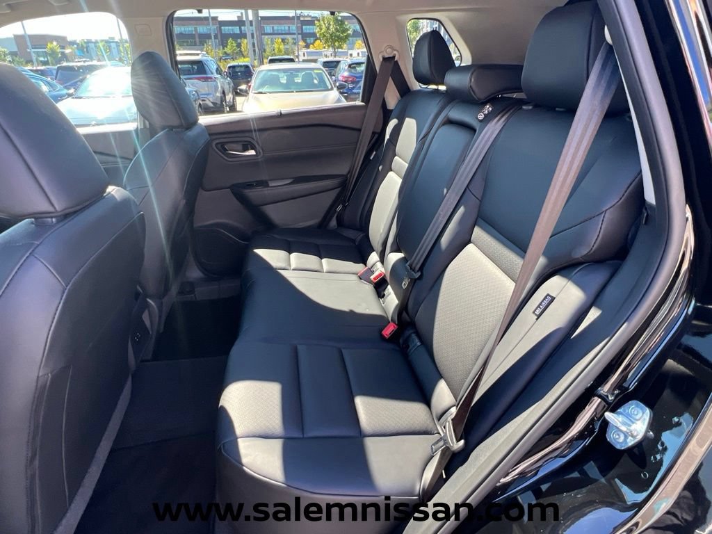 Used 2023 Nissan Rogue SV w/ SV Premium B Package FWD image 19