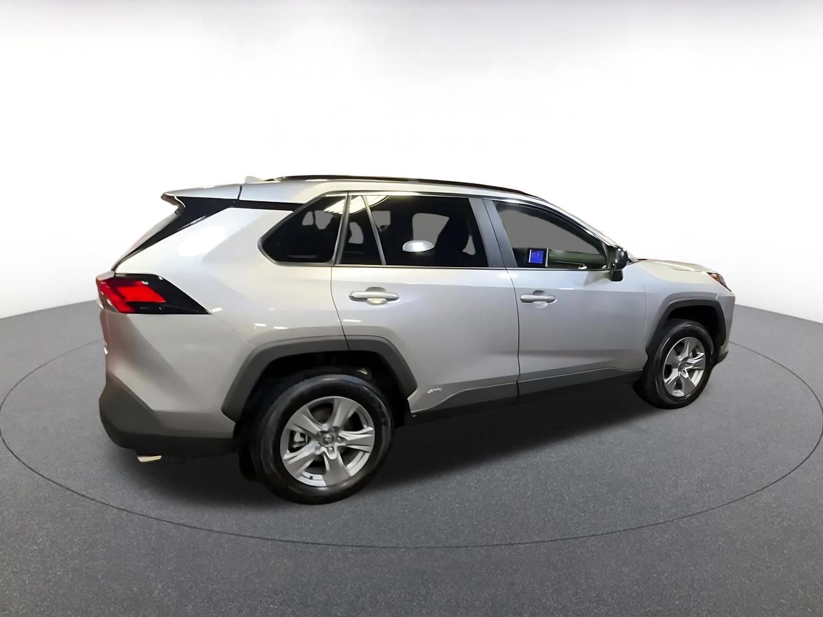 Used 2025 Toyota RAV4 LE image 15