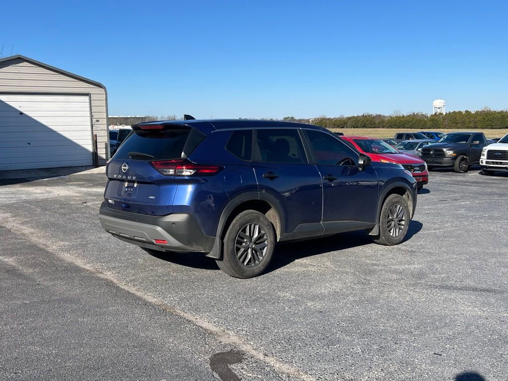 Used 2023 Nissan Rogue S image 5
