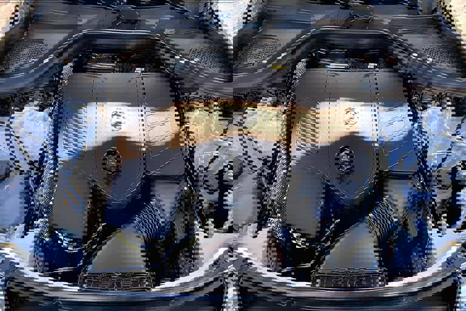 Used 2025 Mercedes-Benz GLC 300 4MATIC image 32