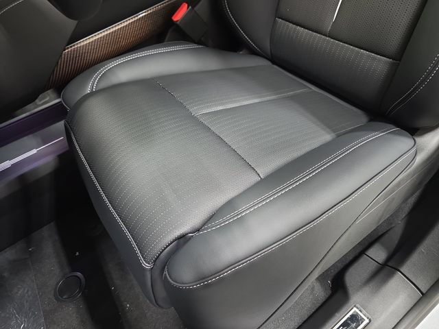 New 2027 Cadillac Vistiq Premium Luxury w/ LPO, Floor Liner Package AWD/4WD image 25