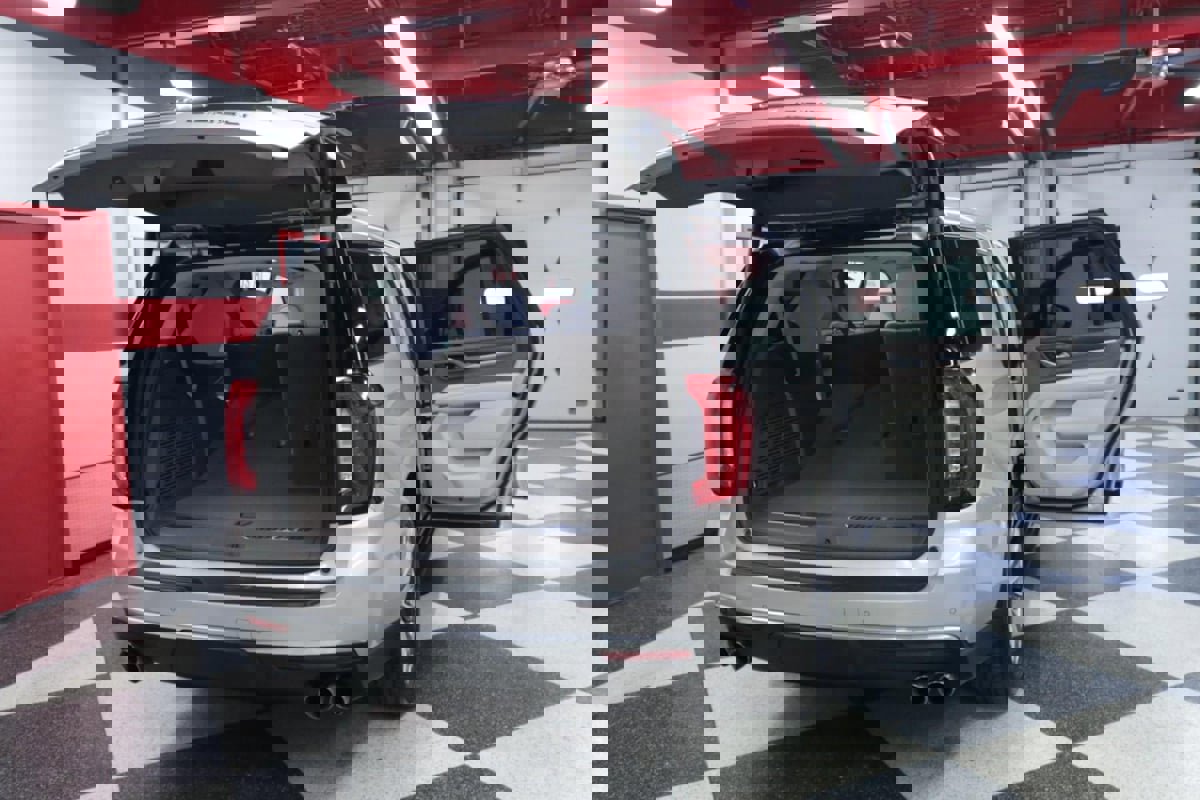 Used 2022 GMC Yukon Denali w/ Denali Premium Package image 27