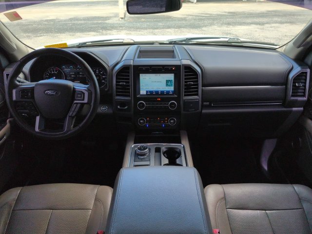 Used 2018 Ford Expedition Max XLT w/ Equipment Group 202A RWD image 17