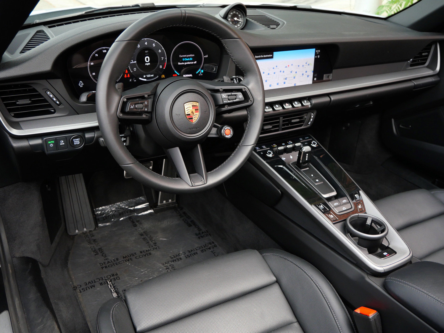 Used 2025 Porsche 911 Carrera RWD image 13