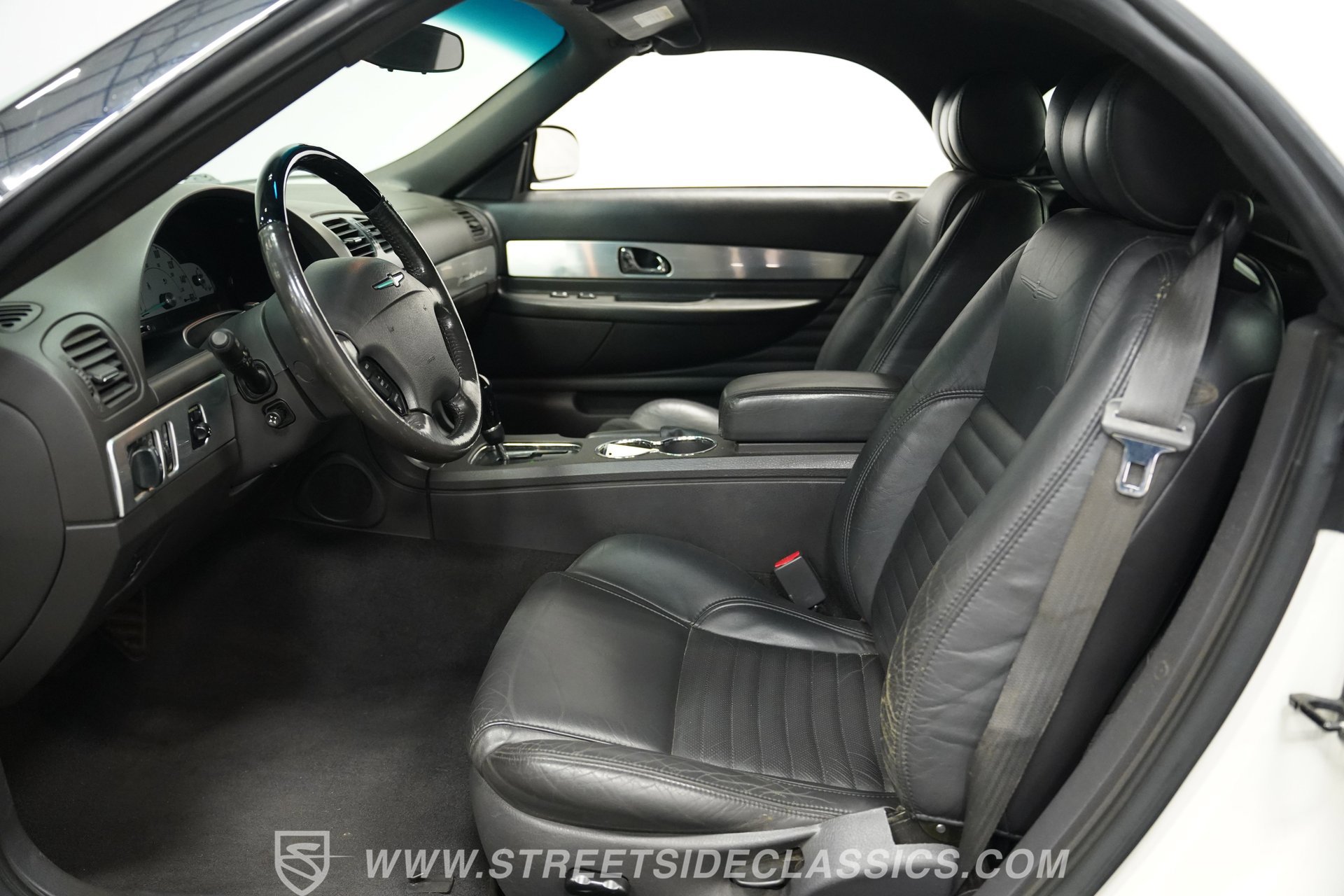 Used 2002 Ford Thunderbird image 37