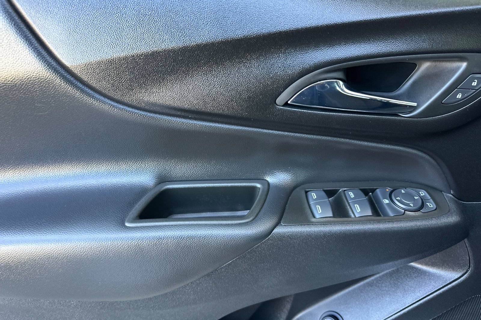 Used 2023 Chevrolet Equinox LT FWD image 16