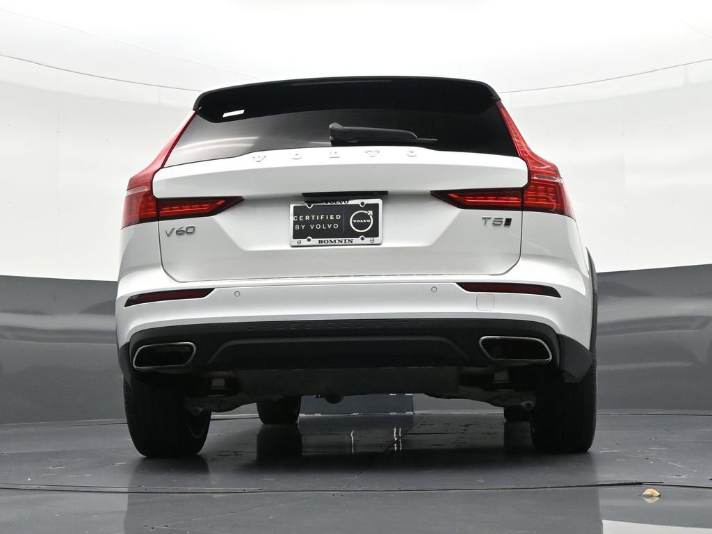 Certified 2022 Volvo V60 T5 Cross Country w/ Climate Package image 28