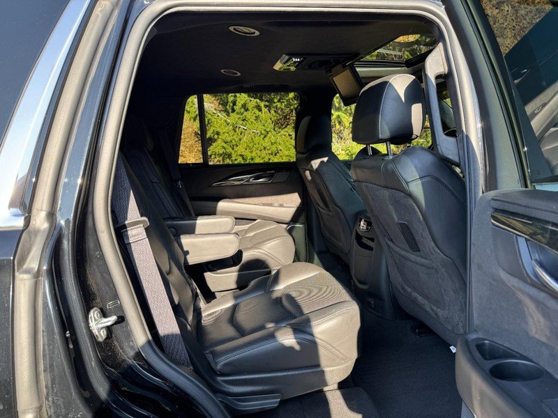 Used 2020 Cadillac Escalade Platinum image 10
