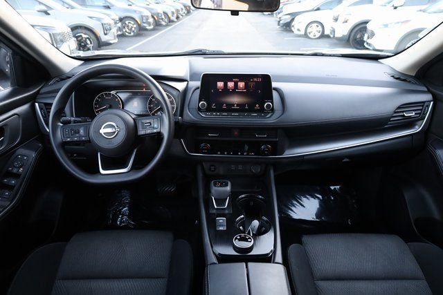 Used 2024 Nissan Rogue SV image 16