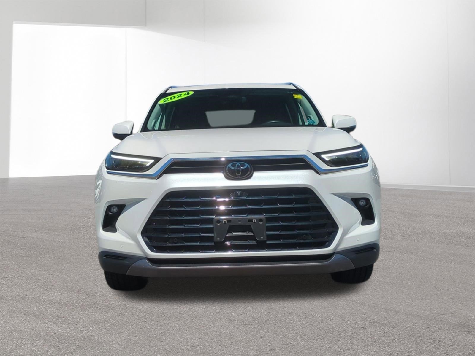 Used 2024 Toyota Grand Highlander Limited image 2