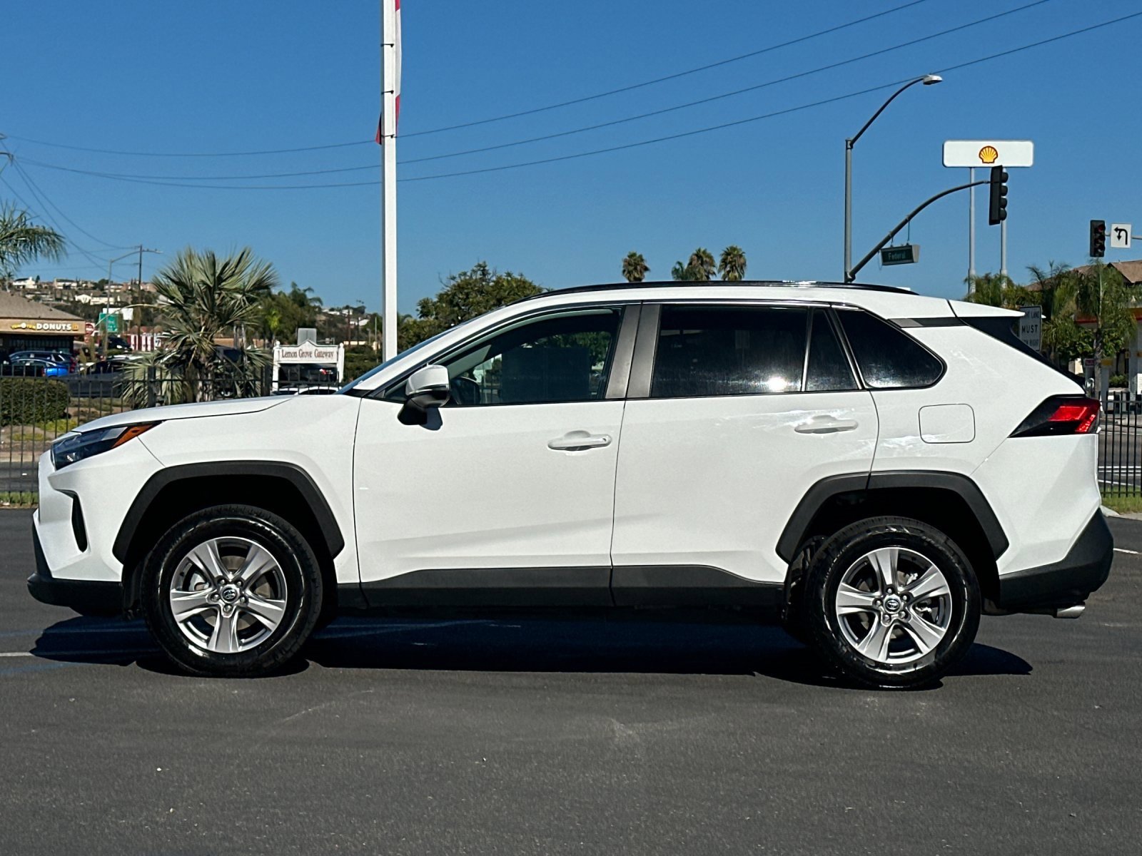 Used 2023 Toyota RAV4 XLE image 2