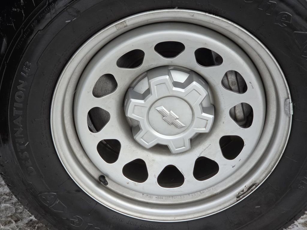 Used 2023 Chevrolet Colorado W/T image 8