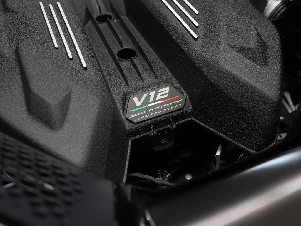 Used 2024 Lamborghini Revuelto image 39