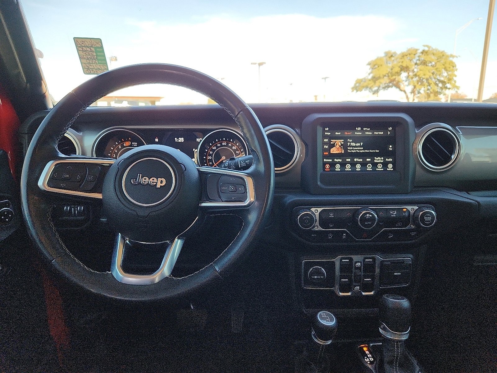 Used 2020 Jeep Wrangler Unlimited Sahara image 11