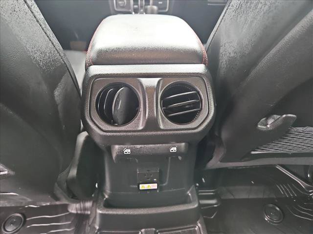 Used 2024 Jeep Wrangler Unlimited Rubicon AWD/4WD image 17