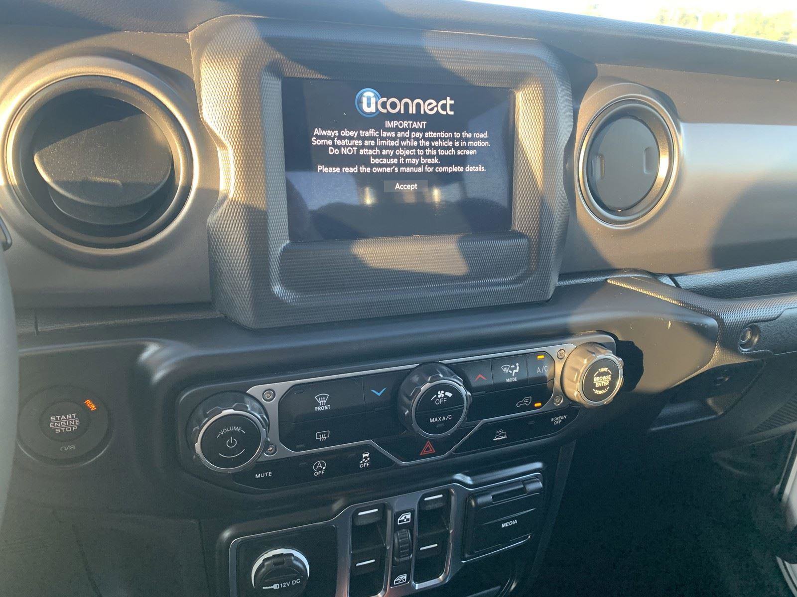 Used 2023 Jeep Gladiator Sport image 17