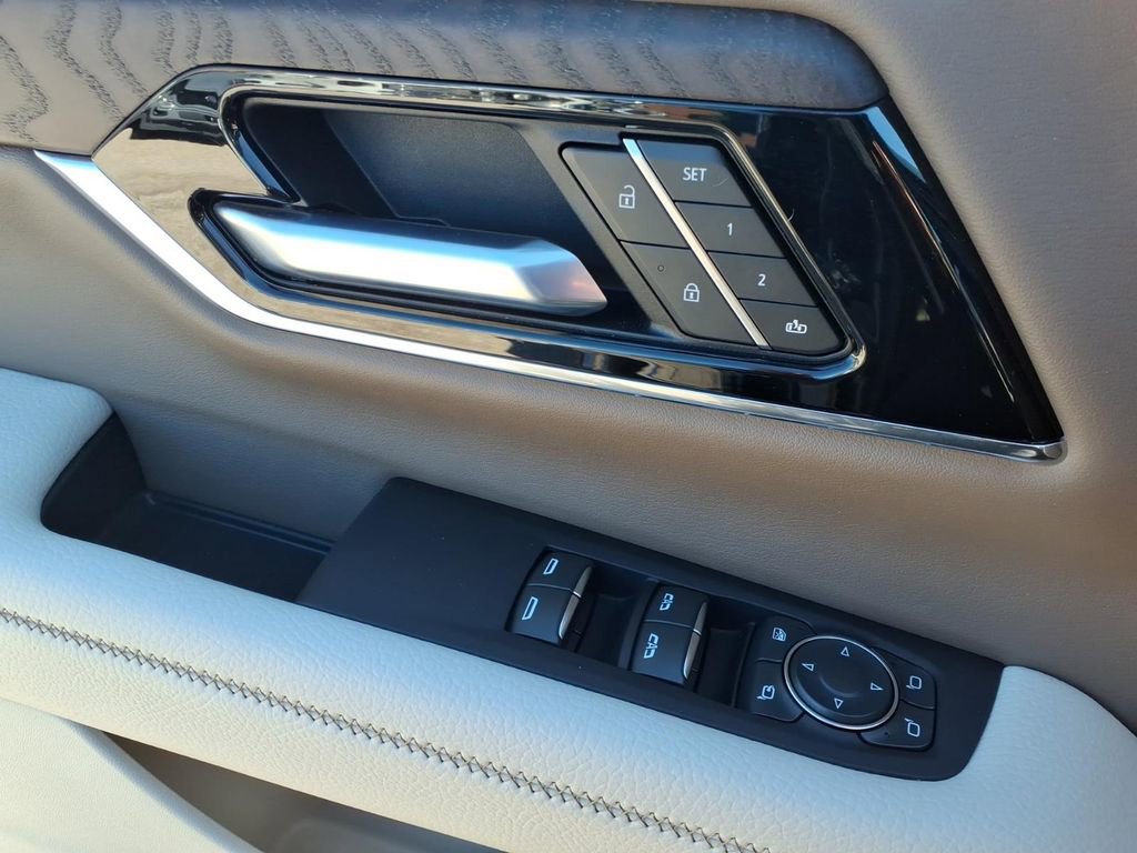 Used 2025 GMC Yukon Denali image 33