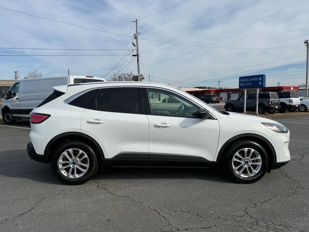 Used 2022 Ford Escape SE w/ Convenience Package image 2