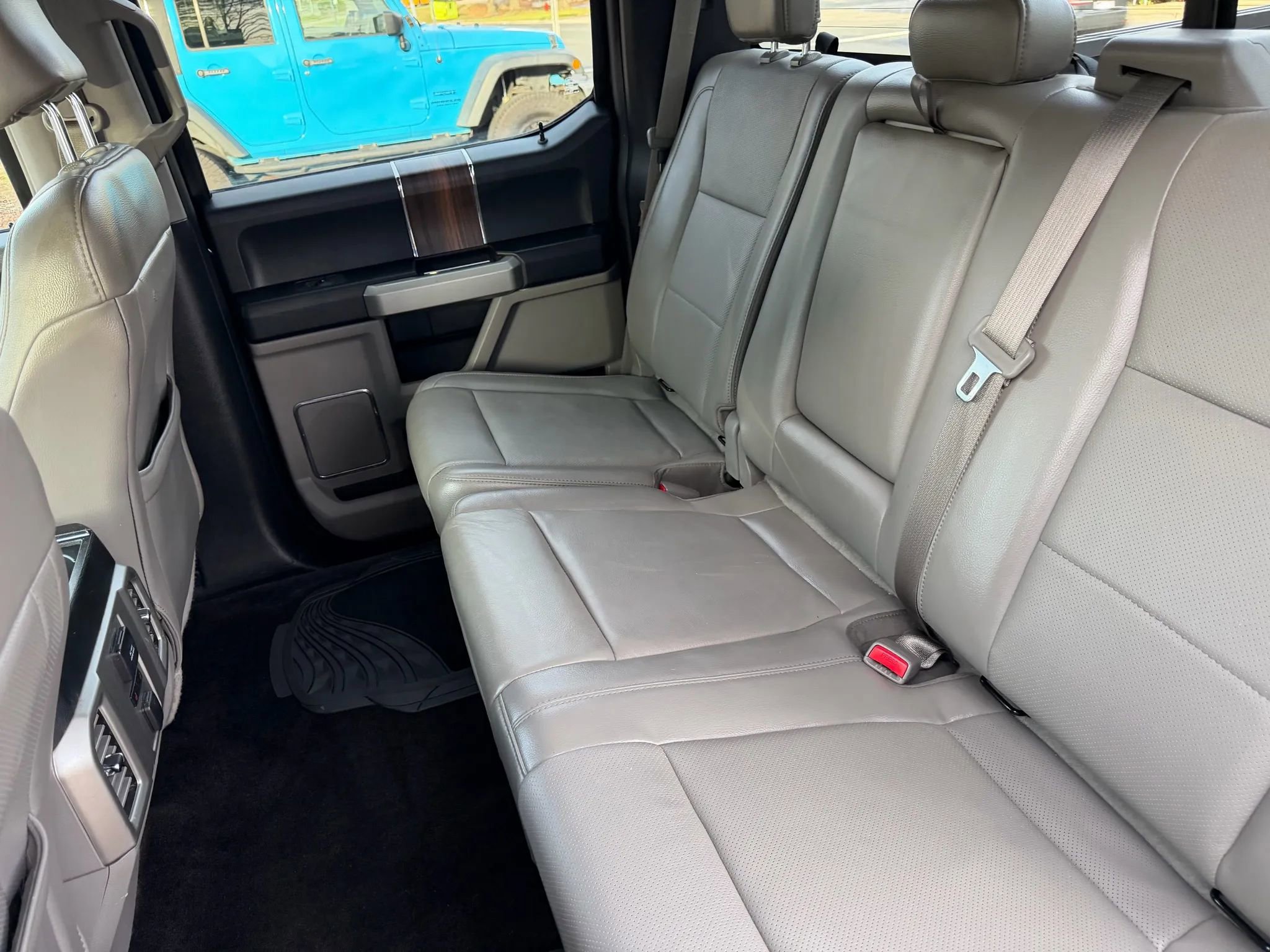 Used 2016 Ford F150 Lariat w/ Equipment Group 502A Luxury AWD/4WD image 25