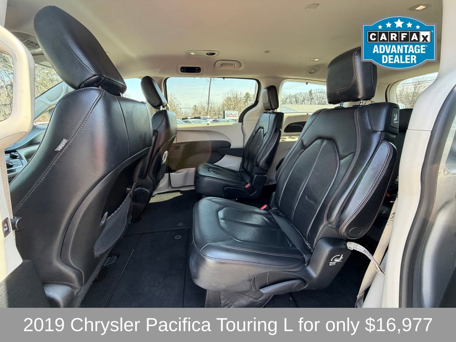 Used 2019 Chrysler Pacifica Touring-L image 9