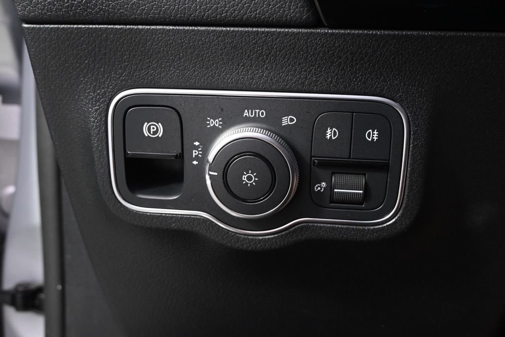 Used 2022 Mercedes-Benz GLA 250 4MATIC image 24