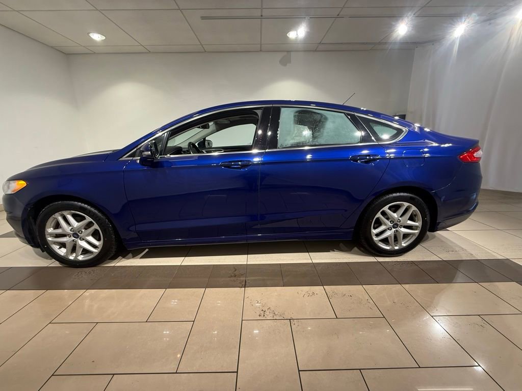 Used 2013 Ford Fusion SE image 2