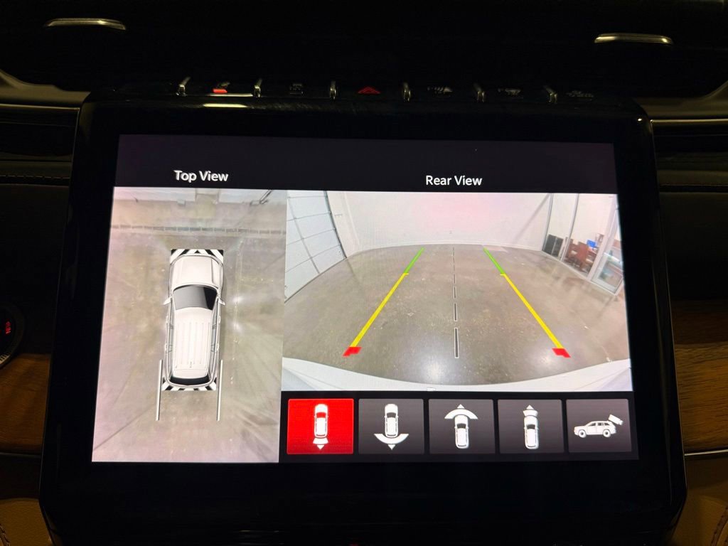 Used 2022 Jeep Grand Cherokee Summit AWD/4WD image 24