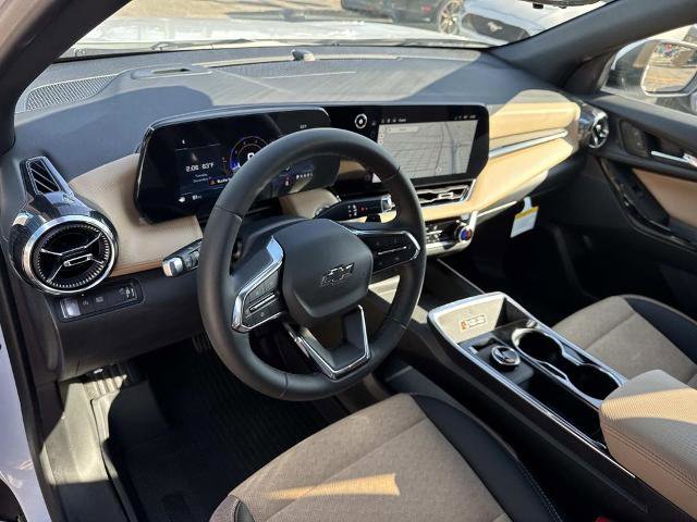 New 2026 Chevrolet Equinox ACTIV image 12