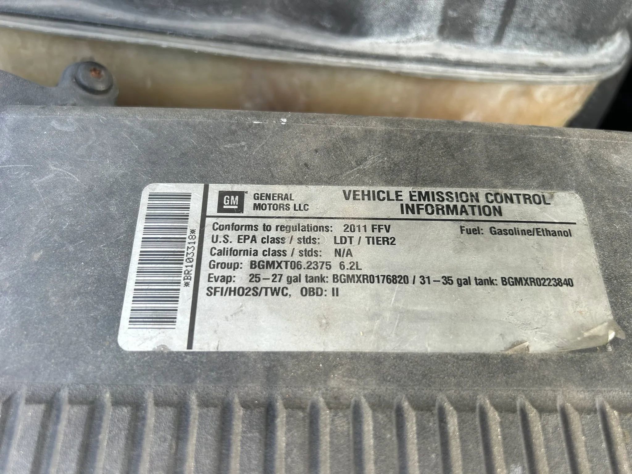 Used 2011 Cadillac Escalade Premium RWD image 14