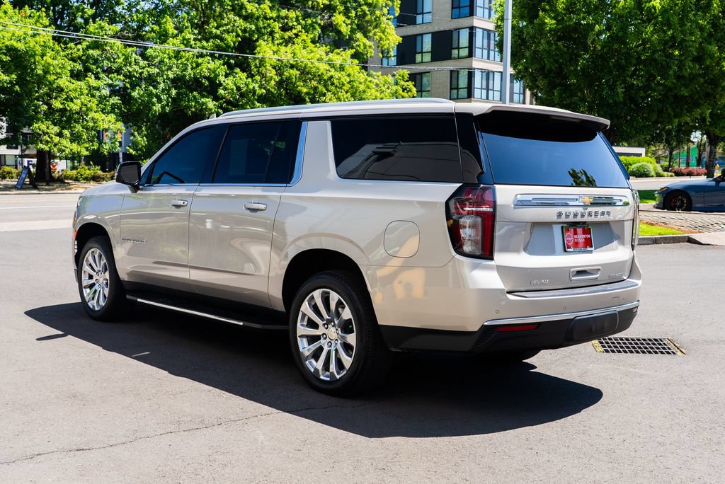 Used 2022 Chevrolet Suburban Premier AWD/4WD image 4