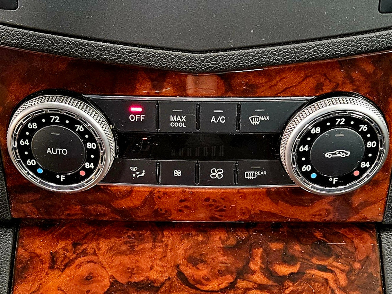 Used 2010 Mercedes-Benz C 300 4MATIC Sedan image 15