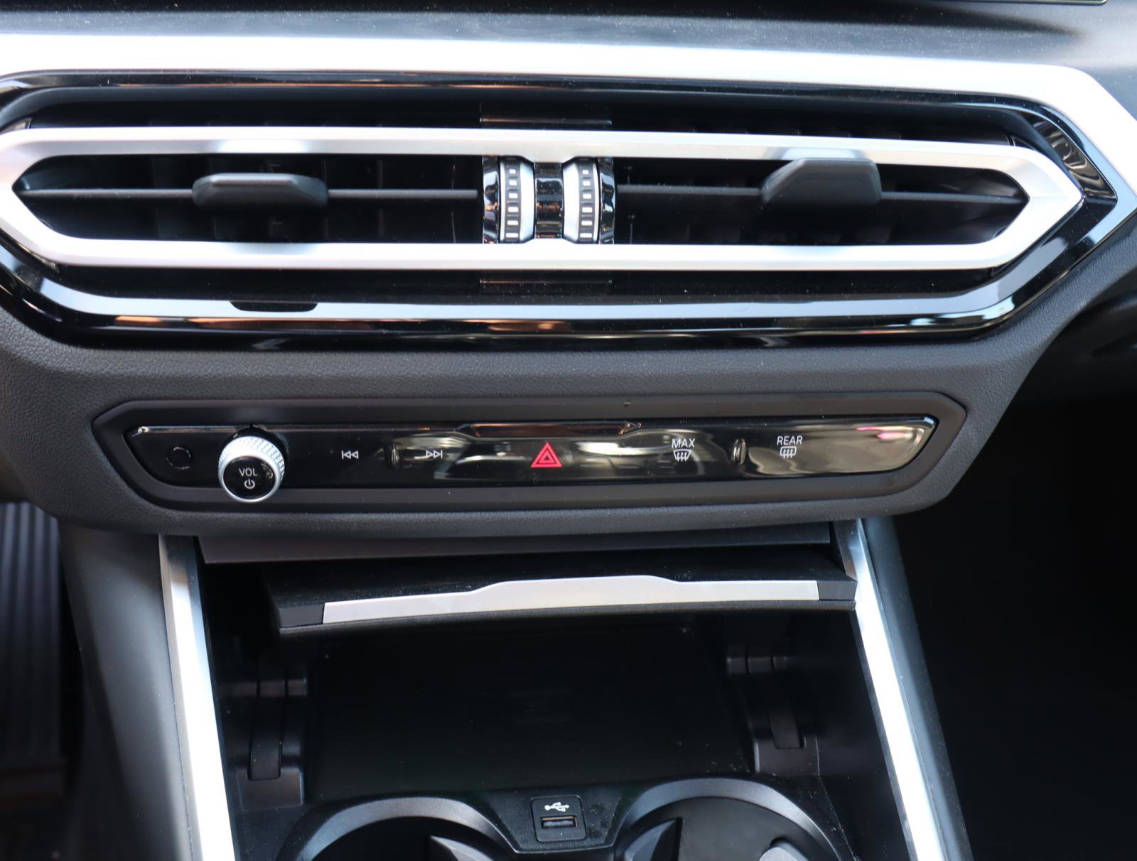 Used 2024 BMW 330i Sedan image 20