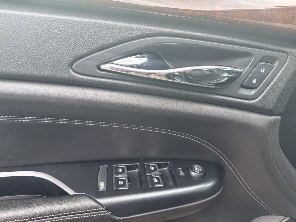 Used 2014 Cadillac SRX Luxury w/ Driver Awareness Package FWD image 9