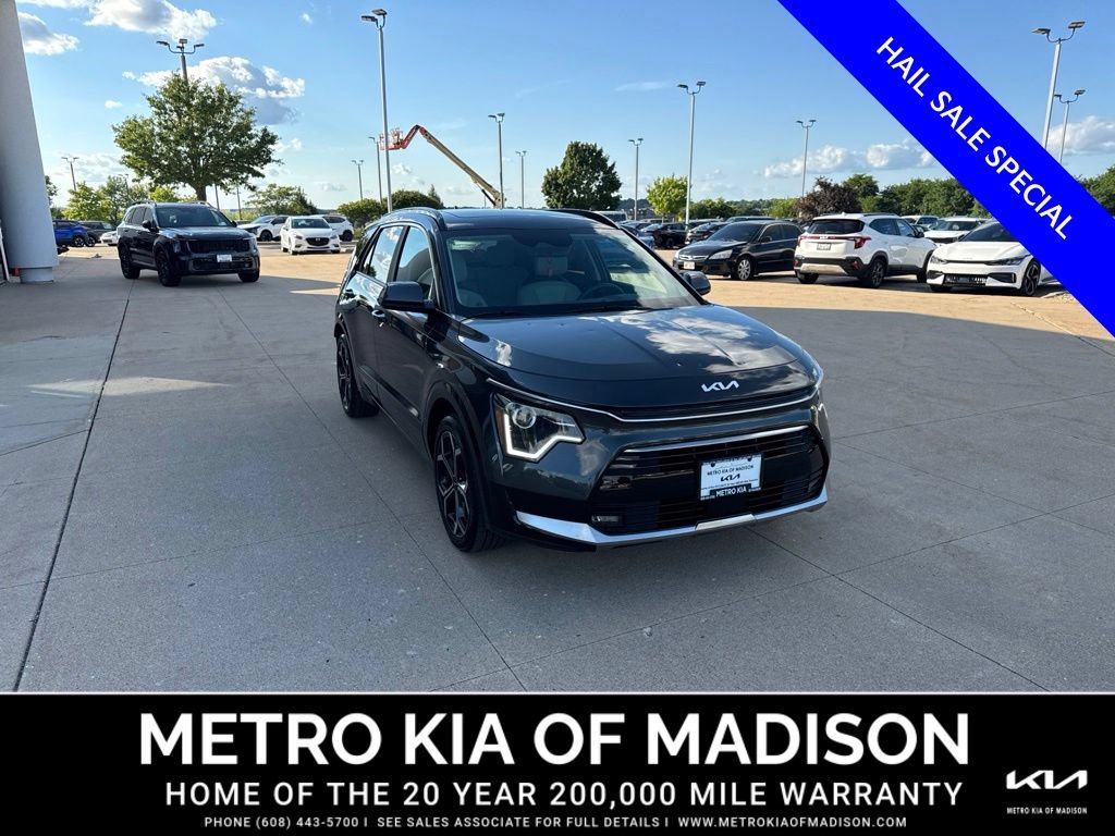 Used 2025 Kia Niro EX Touring FWD image 7