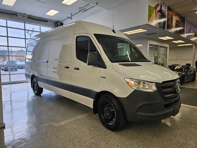 Used 2024 Mercedes-Benz eSprinter 170 Cargo image 3