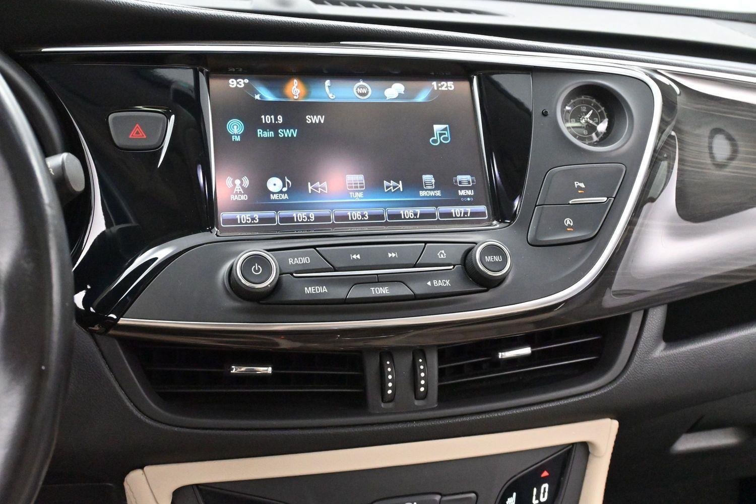 Used 2019 Buick Envision Essence FWD image 18