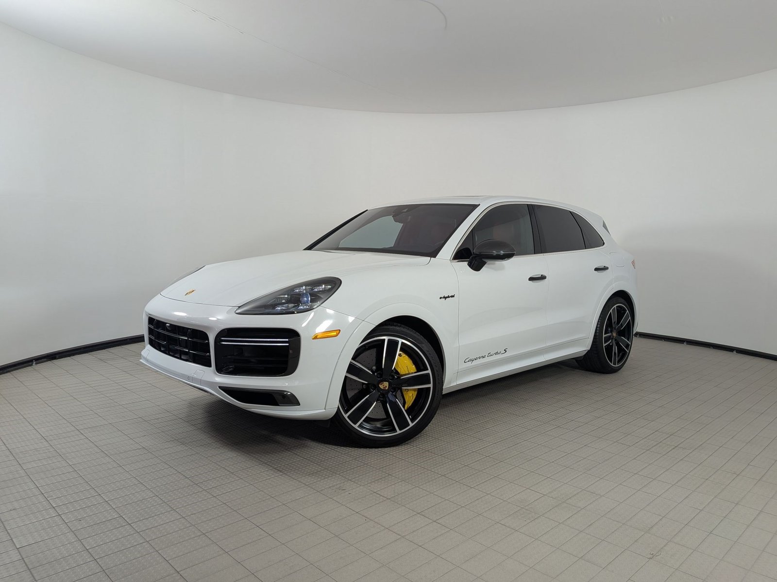 Certified 2020 Porsche Cayenne Turbo S AWD/4WD image 1
