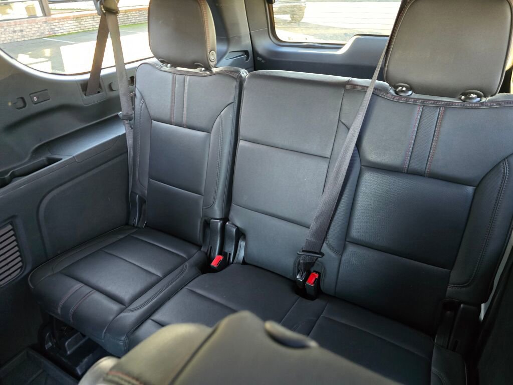 Used 2023 Chevrolet Suburban RST w/ Luxury Package image 12