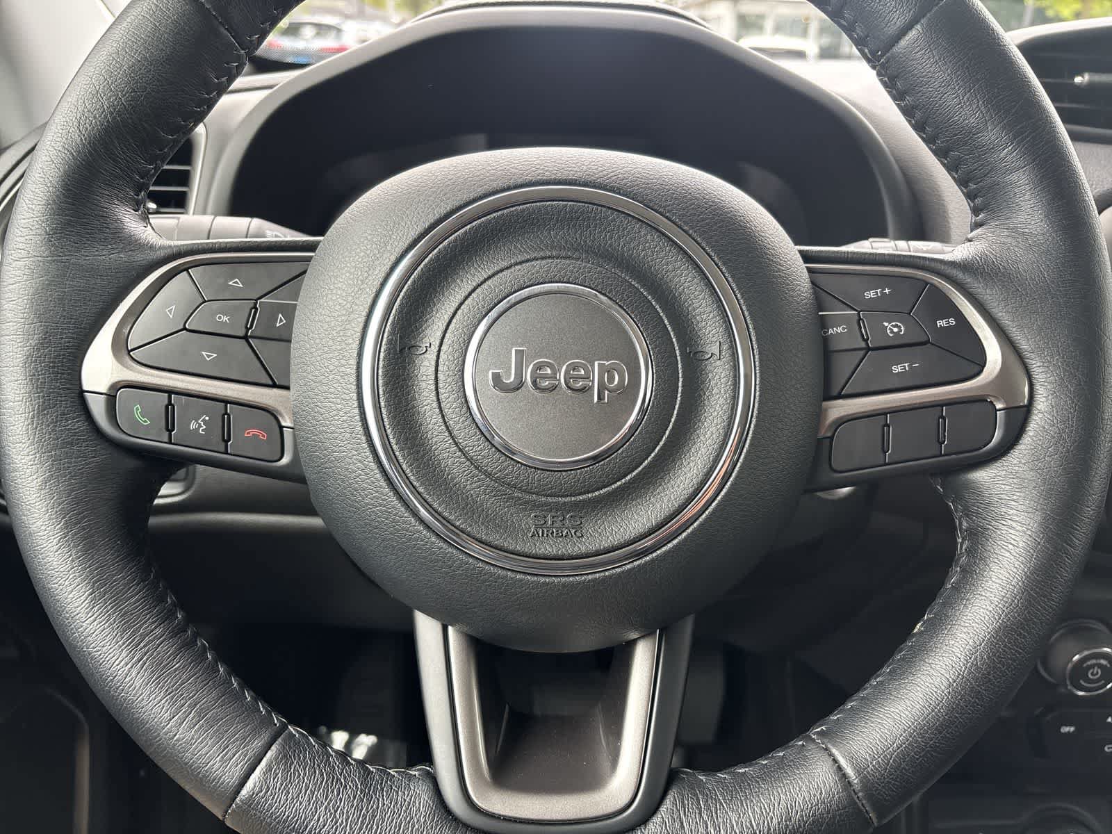 Certified 2022 Jeep Renegade Latitude w/ Convenience Group AWD/4WD image 10