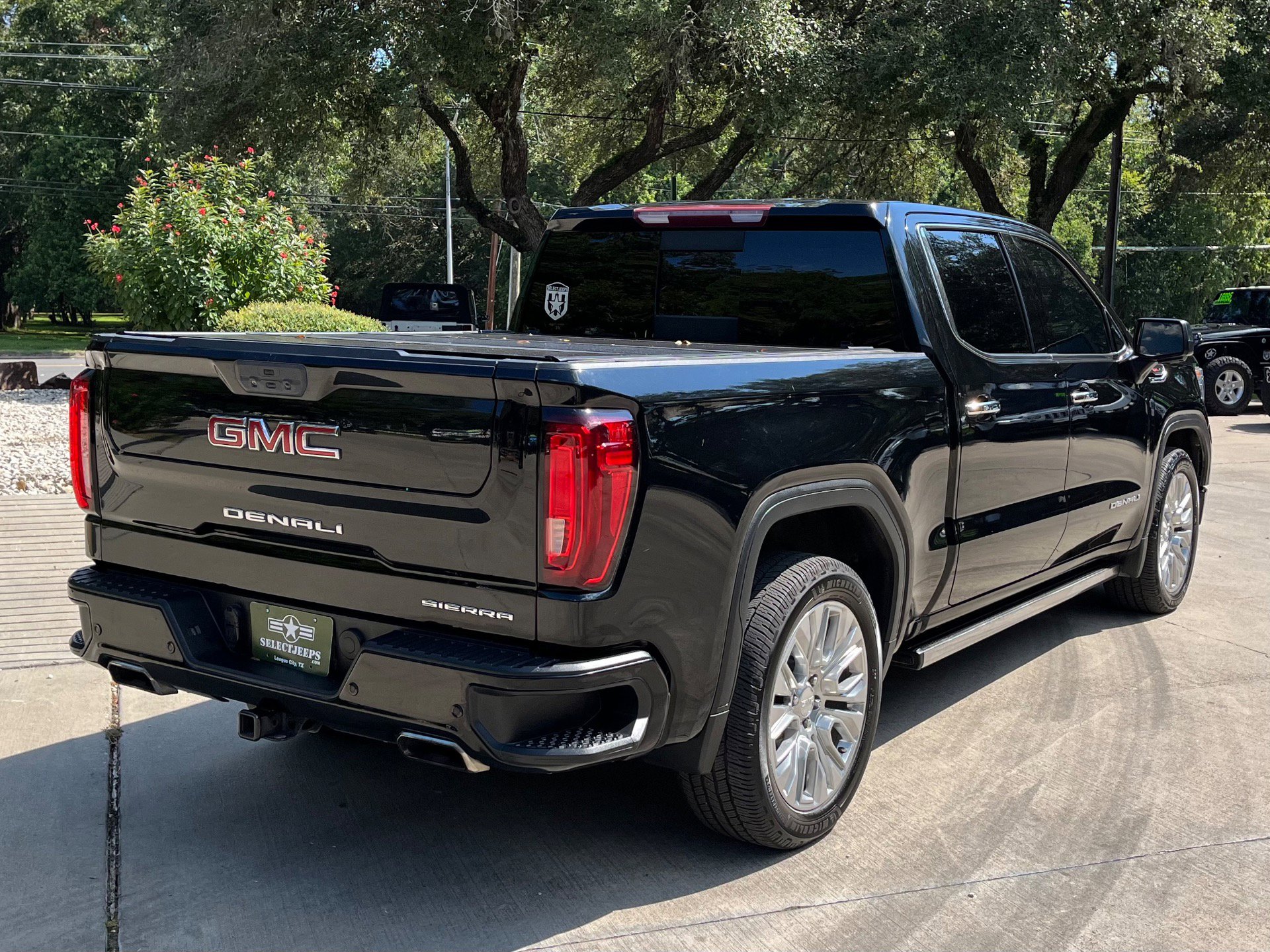 Used 2021 GMC Sierra 1500 Denali w/ Denali Premium Package image 8