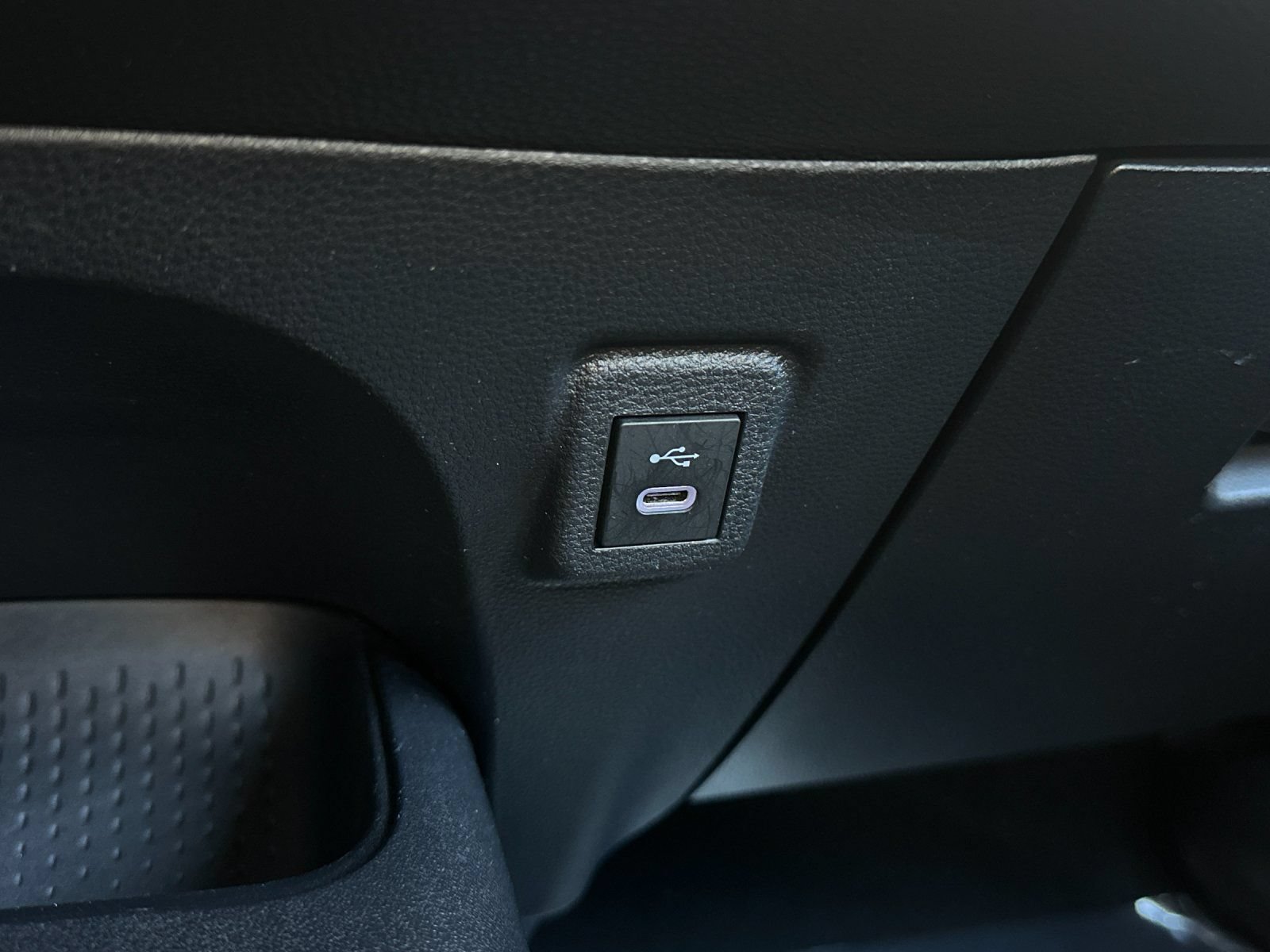 Used 2025 Toyota Corolla LE FWD image 26